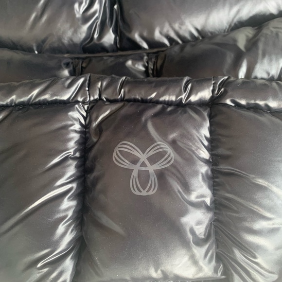 Aritzia Superpuff Mid Hi-Gloss - Picture 4 of 4